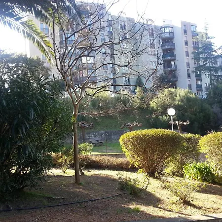 F3 Ajaccio 公寓